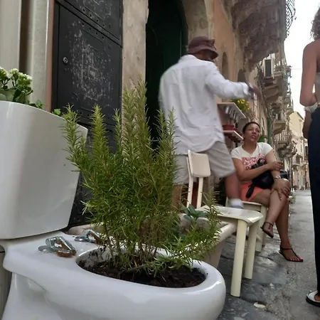 Casa Dei Fiori 호스텔